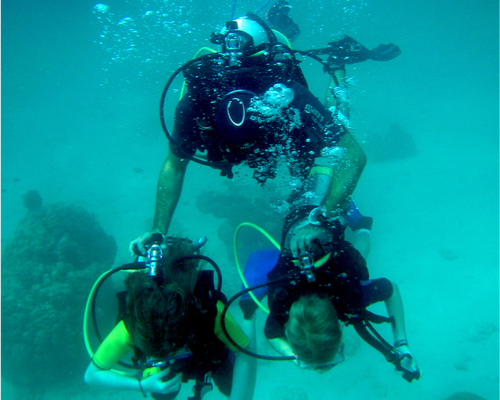 kids scuba diving